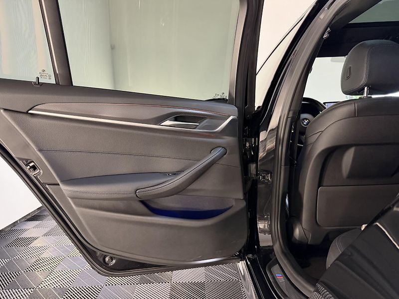 BMW Řada 5 530d xDrive M-Sport Laser FCL - fotka 26 z 48
