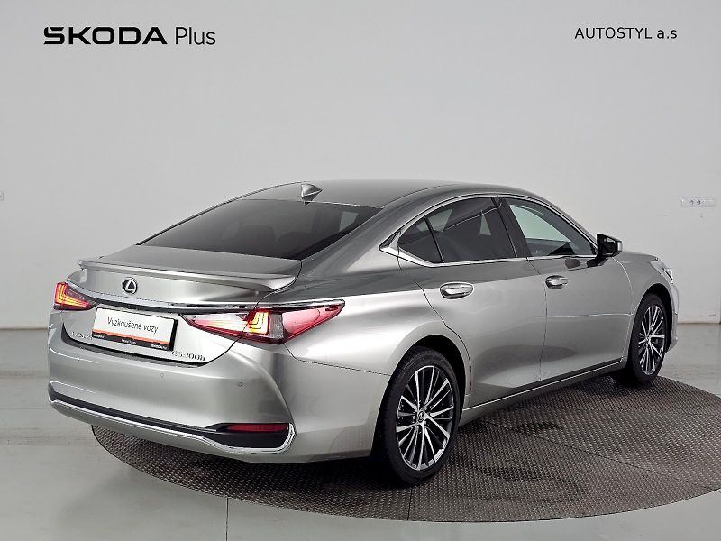 Lexus ES 300h (2025) 2.5HEV 218k Business Edition - fotka 2 z 33