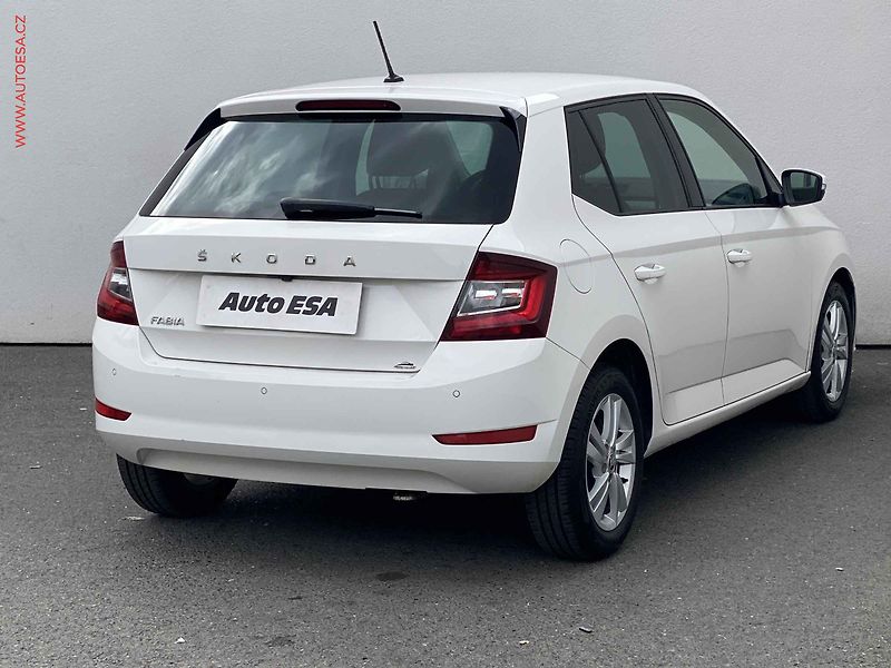Škoda Fabia (2021) 1.0 TSi, 1.maj,ČR, Style - fotka 4 z 17