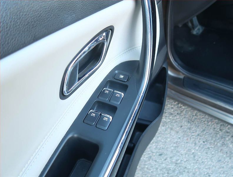 Kia Ceed (2018) Gold 1.6 GDI, Serv.kniha, Navi - fotka 17 z 18