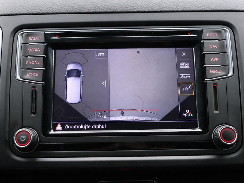 Volkswagen Sharan 2,0 TDI 130kW DSG 4Motion CZ - fotka 27 z 41