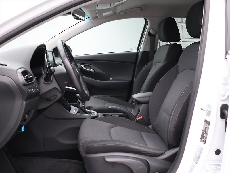 Hyundai i30 1,5 T-GDI 117kW Smart CZ DPH - fotka 10 z 26