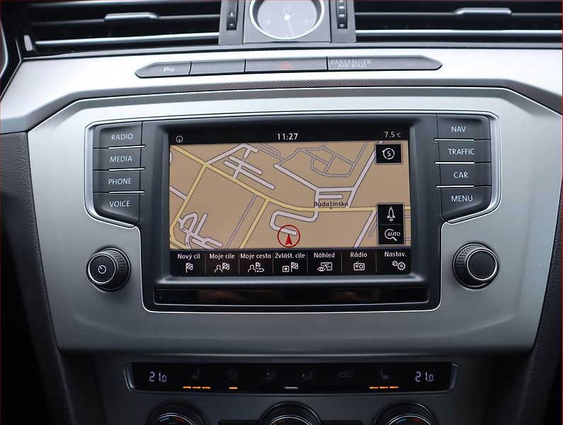 Volkswagen Passat (2015) 2.0 TDI, Automat, Serv.kniha - fotka 13 z 20