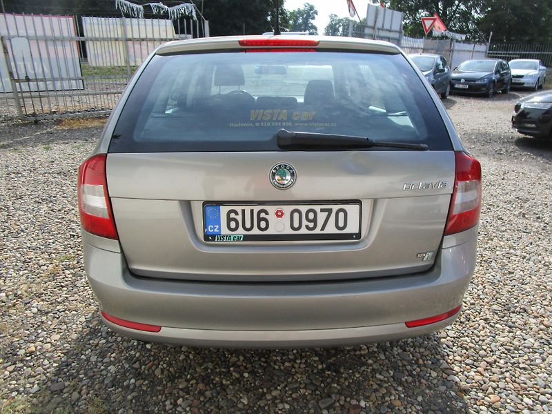 Škoda Octavia 1,2TSI-77KW-KOUPENA V ČR - fotka 4 z 15