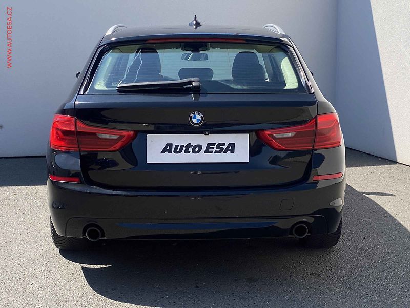BMW Řada 5 (2017) 3.0D 530d, AT, navi, bixen - fotka 5 z 20