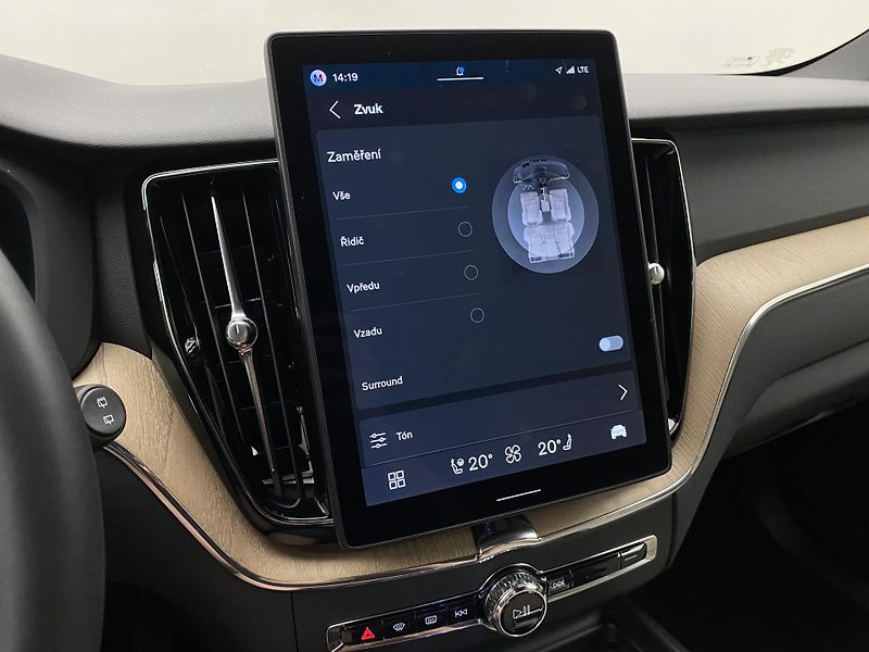 Volvo XC60 T8 AWD RECHARGE PLUS DARK CZ - fotka 59 z 66