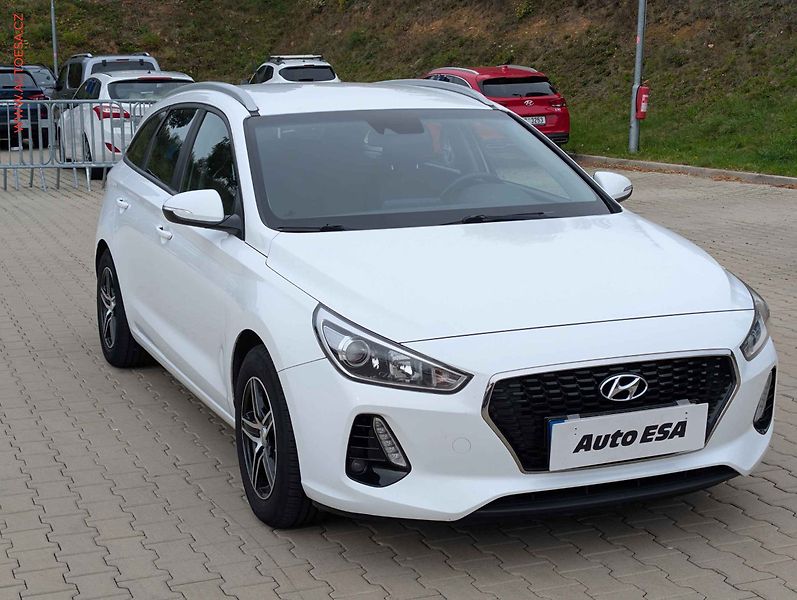 Hyundai i30 (2017) 1.6 CRDi, 2.maj,ČR, AC - fotografie inzerátu