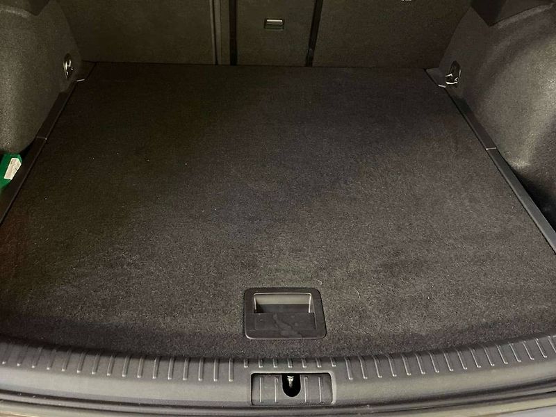 Seat Leon (2024) SP FR 1.5 TSI - fotka 15 z 20