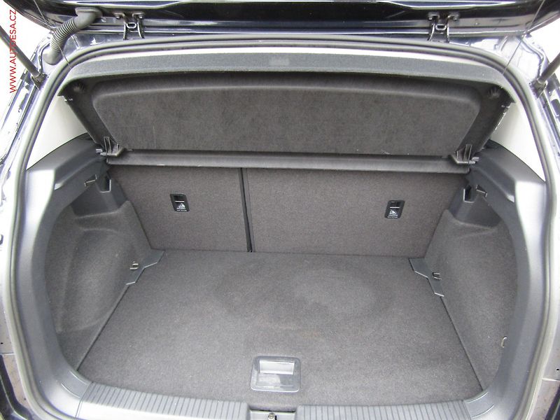 Volkswagen T-Cross (2020) 1.0 TSi, Style, LED, navi - fotka 7 z 19