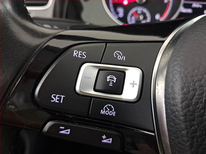 Volkswagen Golf (2017) Comfortline 1.6 TDI, Automat - fotka 17 z 19