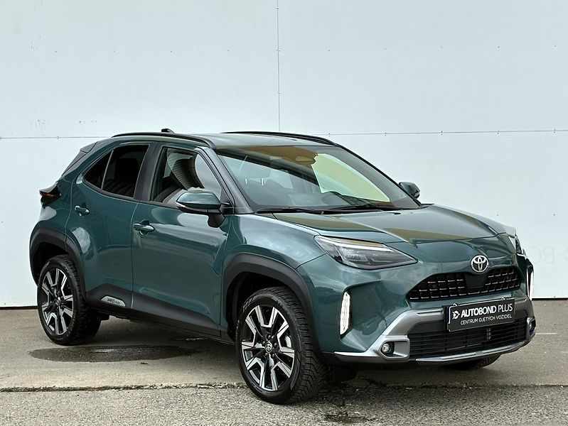 Toyota Yaris Cross 1.5 HSD 130k e-CVT AWD Executi - fotka 6 z 23
