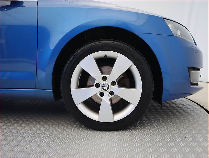 Škoda Octavia (2016) 1.6 TDI, Navi, Xenony - fotka 14 z 18