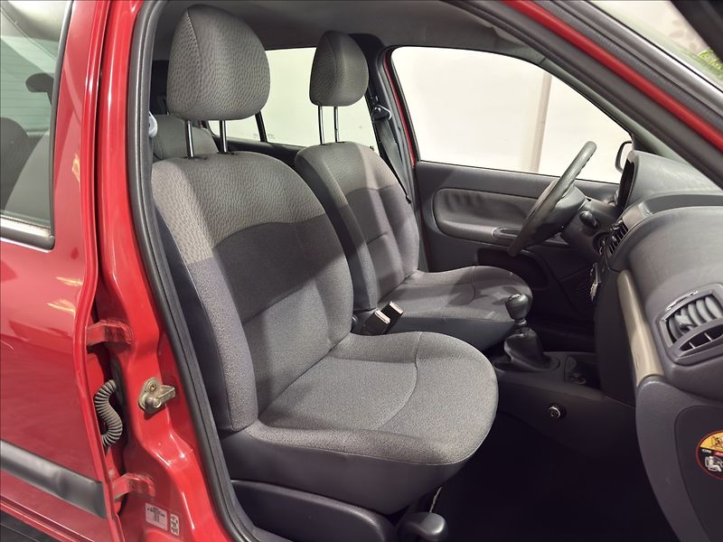 Renault Clio 1,2   i 135.000KM ZADNÍ ČIDLA - fotka 15 z 18
