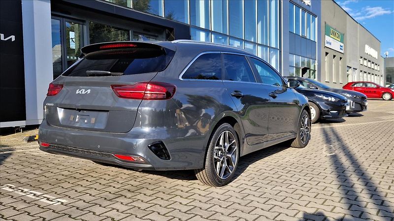 Kia Ceed 1,5 SW T-GDi 7DCT TOP + BUS - fotka 4 z 5