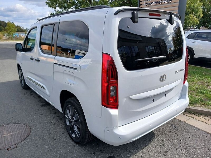 Toyota ProAce City Verso 1,5D VIP 7 míst AT long - fotka 4 z 8