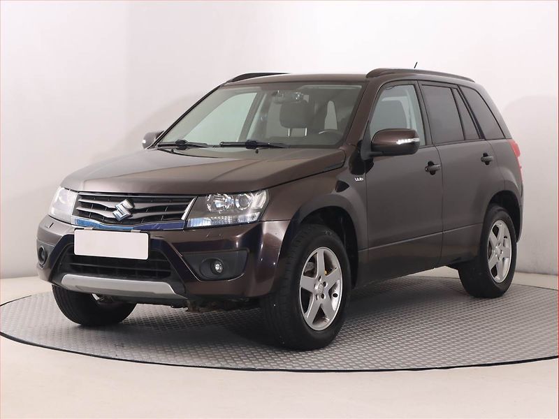Suzuki Grand Vitara (2014) 1.9 DDiS, 4X4, Navi, Xenony - fotka 2 z 18