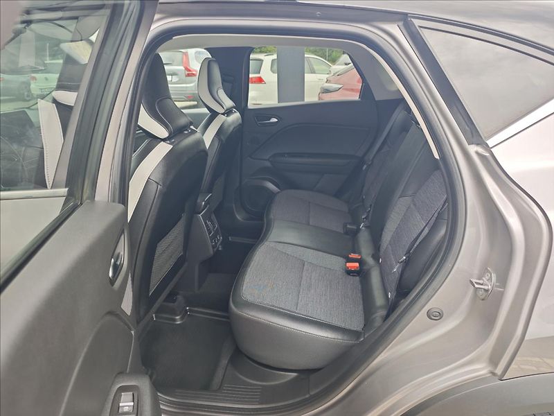 Renault Captur 1,3 TCe140  Techno - fotka 11 z 21