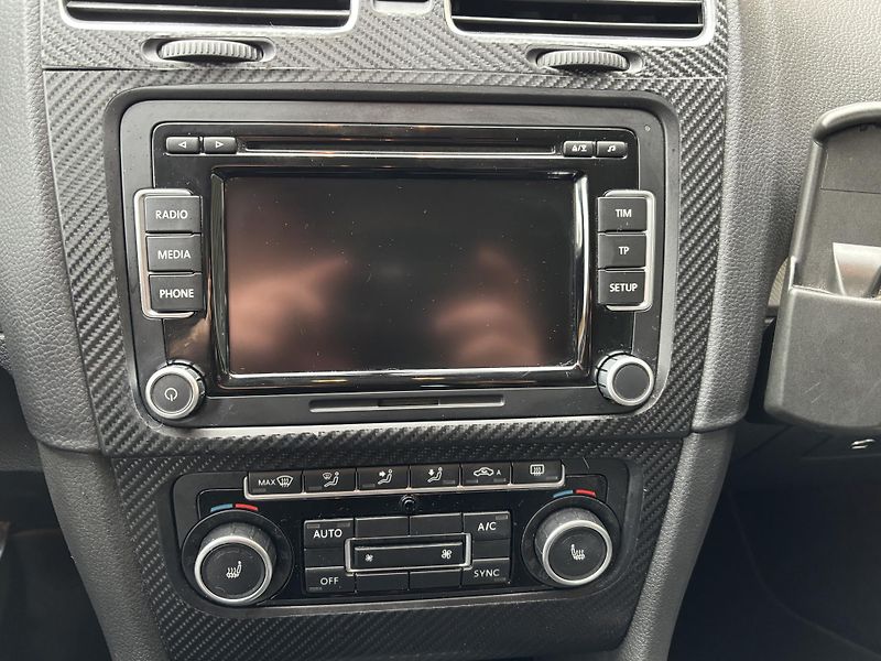Volkswagen Golf (2013) 1.6 TDI 77kw Manuál - fotka 18 z 19