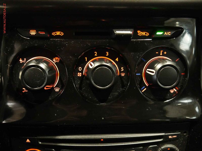 Citroën C3 (2016) 1.2., 1.maj,ČR, AC, temp - fotka 14 z 15
