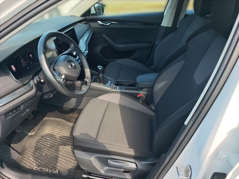 Škoda Octavia 2,0 TDI 85 Ambition - fotka 6 z 11