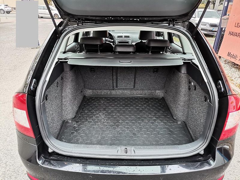 Škoda Octavia (2012) 1.4TSi 90kw Elegance PDC - fotka 19 z 27
