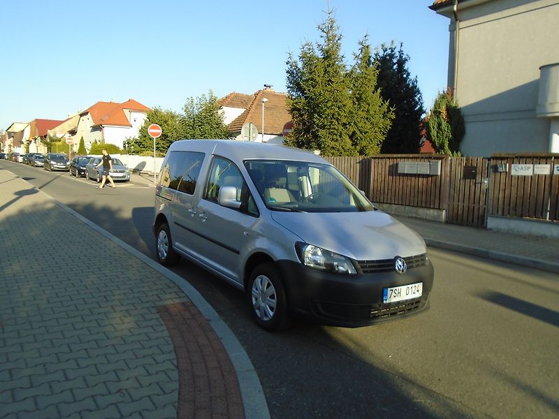 Volkswagen Caddy (2013) 1.6 TDI, 5.Míst, Klima - fotka 4 z 24