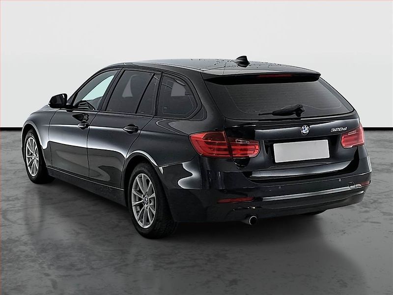 BMW Řada 3 (2014) 320 d, Navi, Xenony - fotka 4 z 15