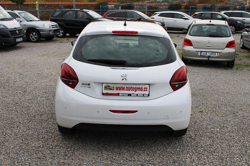Peugeot 208 (2018) 1.2i 1.MAJITEL KLIMA TEMPOMAT  - fotka 6 z 24