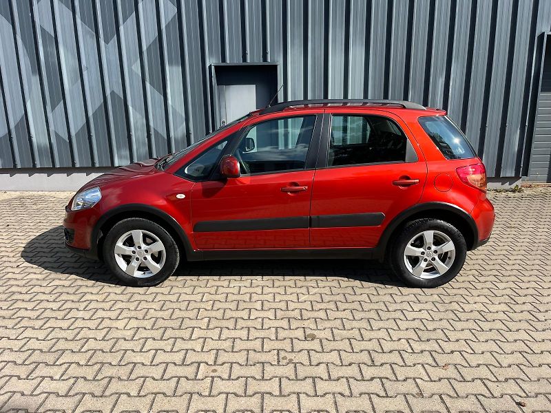 Suzuki SX4 1,6 VVT i-AWD /1.mj./servis.k. - fotka 2 z 13