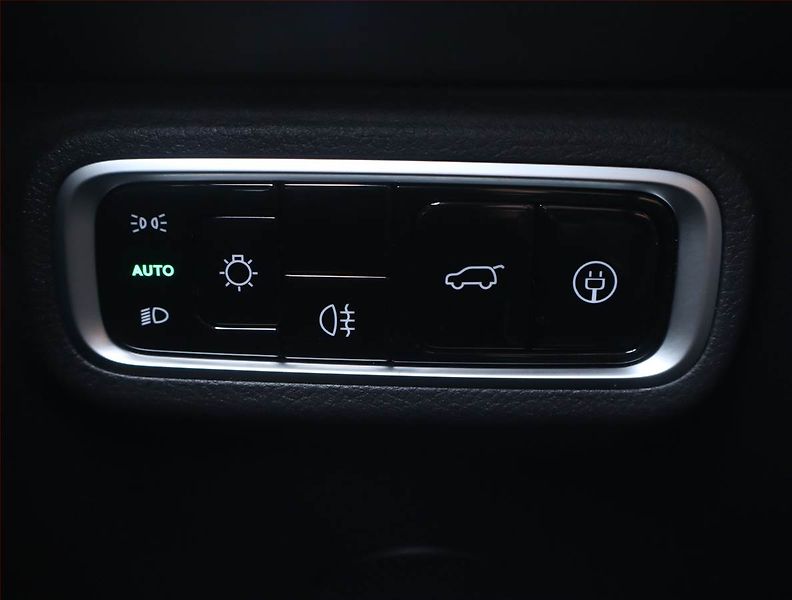 Omoda 5 EV (2025) Premium 61 kWh - fotka 17 z 25