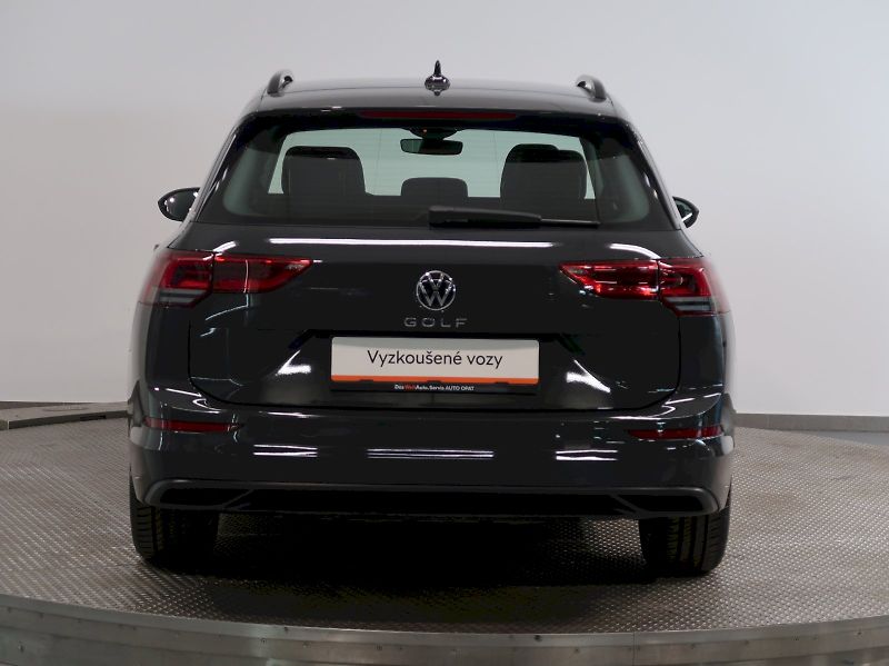 Volkswagen Golf (2023) LIFE 1.0TSI 81KW - fotka 9 z 34