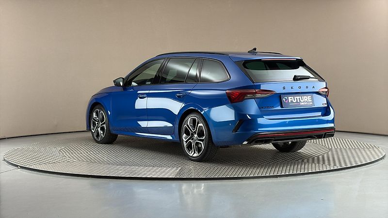 Škoda Octavia 2.0 TDI DSG 4x4 RS Combi - fotka 2 z 33
