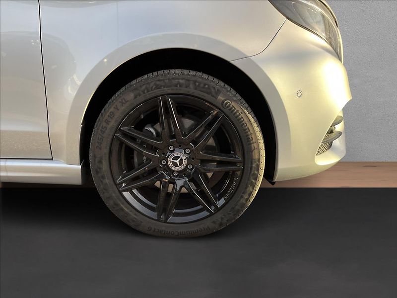 Mercedes-Benz Třídy V 300 d 4MATIC EXCLUSIVE AMG - fotka 28 z 28