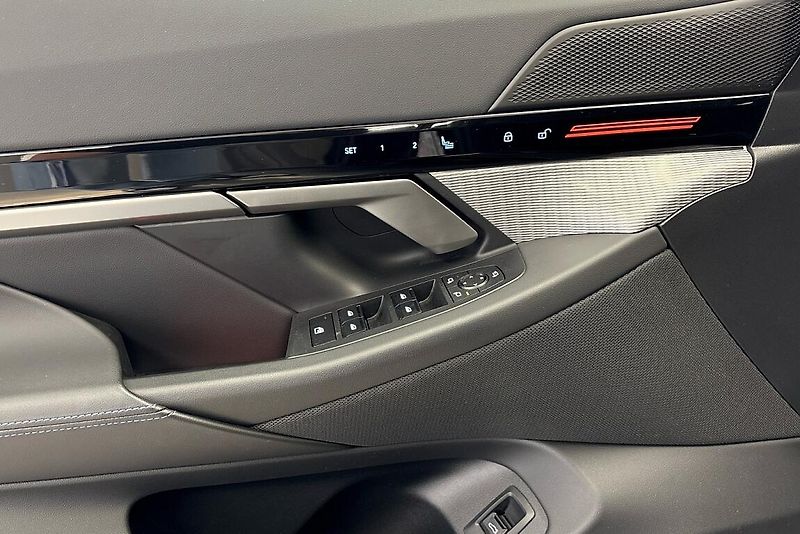 BMW Řada 5 540d xDrive Touring - fotka 13 z 22