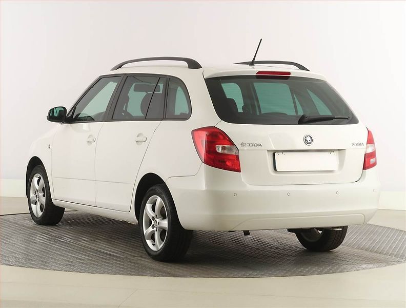Škoda Fabia (2014) Elegance 1.4 16V, Serv.kniha - fotka 4 z 19