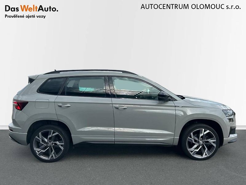 Škoda Karoq (2022) 1.5 TSI 7DSG Sportline - fotka 3 z 33