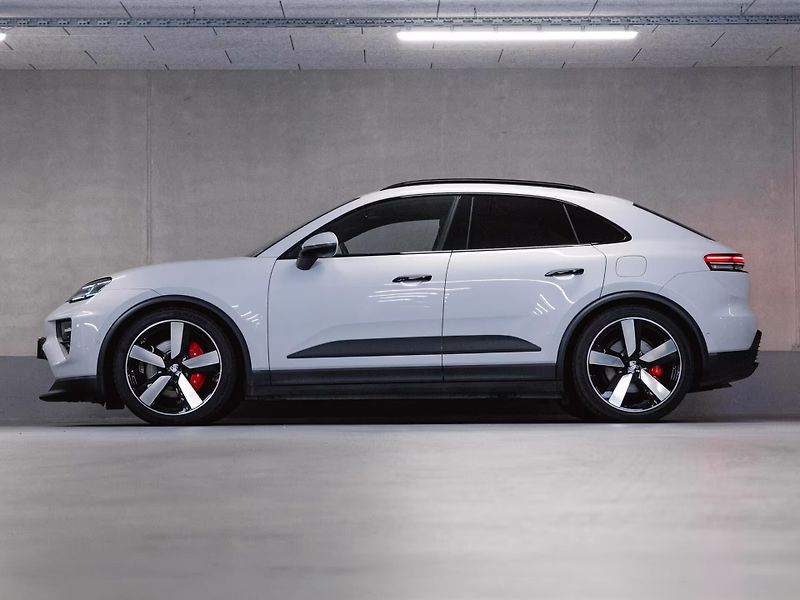 Porsche Macan 4S InnoDrive PASM 360 Venti - fotka 3 z 21