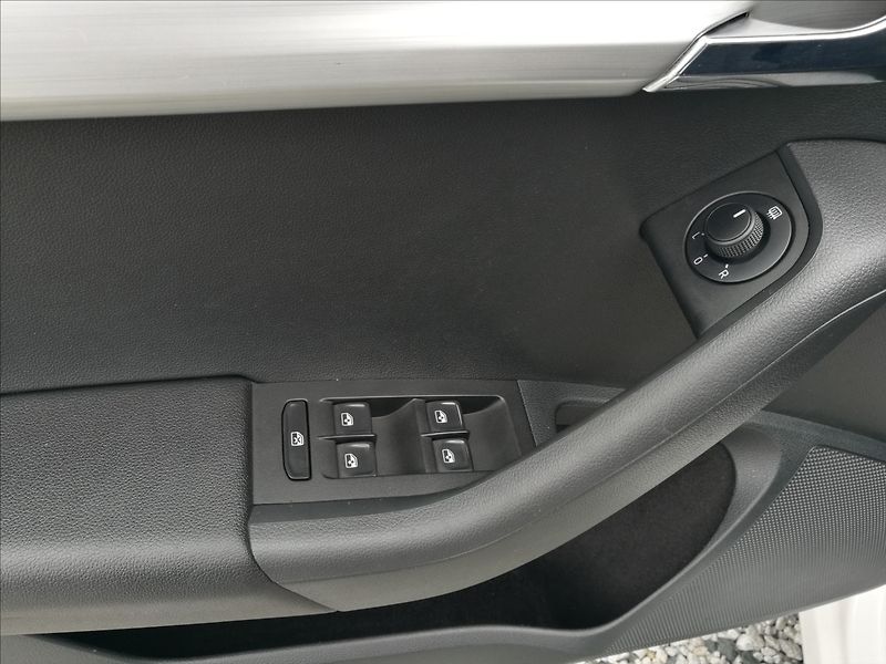Škoda Octavia 1,6 TDI kombi - fotka 10 z 19