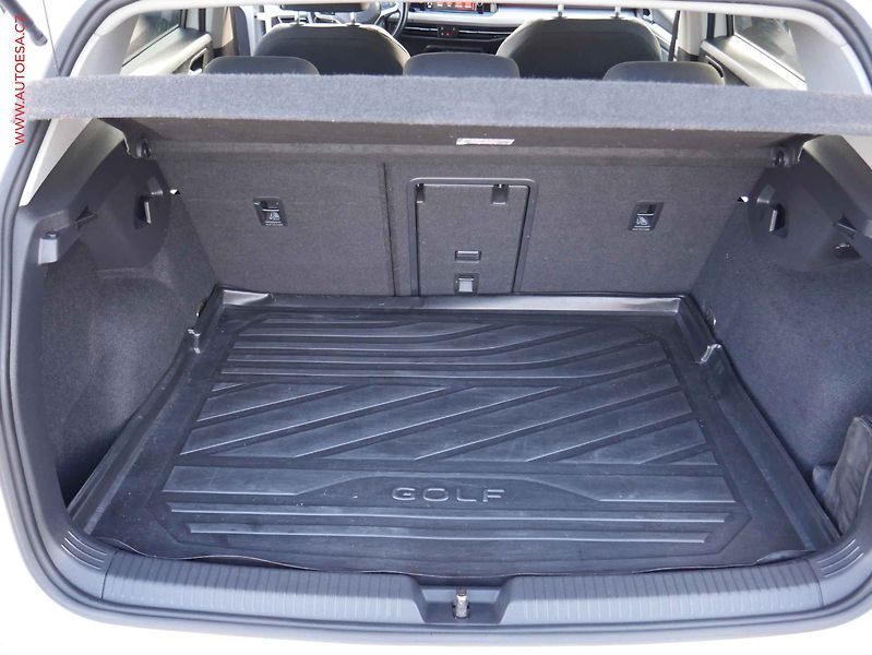 Volkswagen Golf (2020) 1.5 TSi, ČR, AC, LED, kmara - fotka 7 z 19