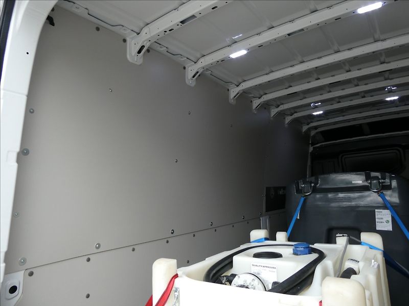 Volkswagen Crafter 2,0 TDi 103kW DPH,serviska,ČR - fotka 22 z 50