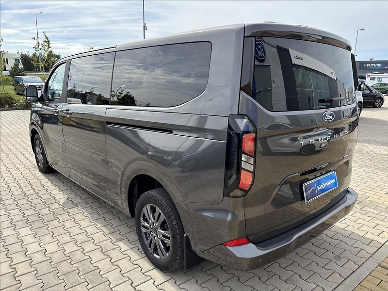 Ford Tourneo Custom 2,0 125kW L2 Titanium  DPH - fotka 3 z 44