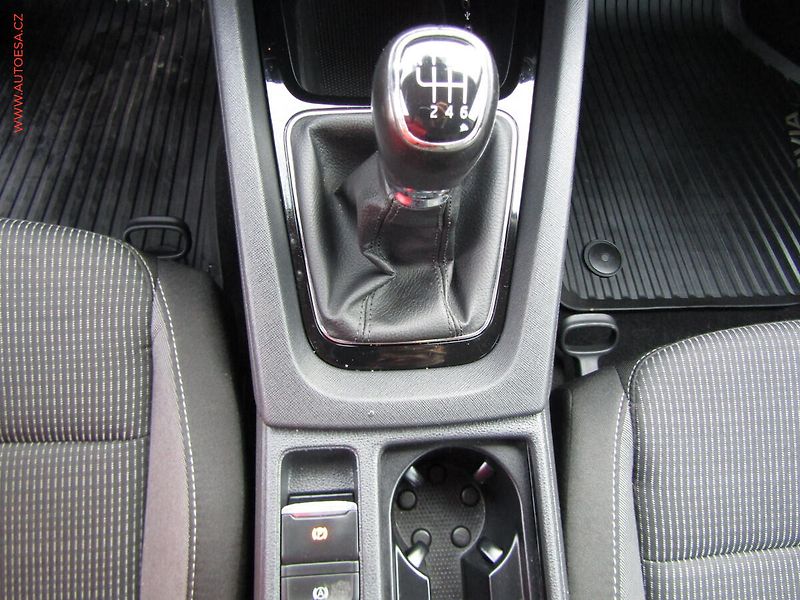 Škoda Octavia (2020) 2.0 TDi, ČR, Ambition - fotka 16 z 19
