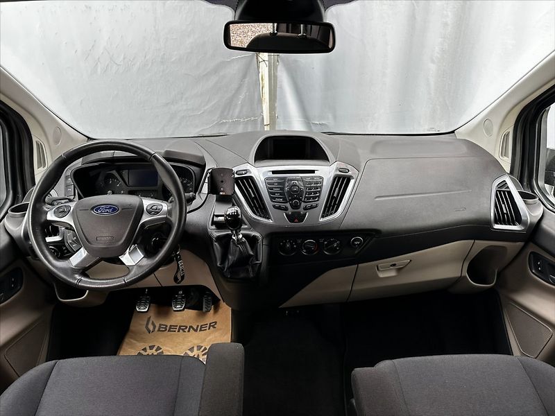 Ford Tourneo Custom 2,0 TDCi 96kW-CZ-DPH-SERVIS!! - fotka 19 z 45