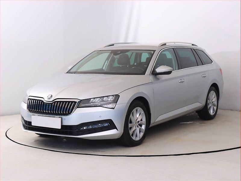 Škoda Superb (2021) Ambition 1.5 TSI, Automat - fotka 2 z 22