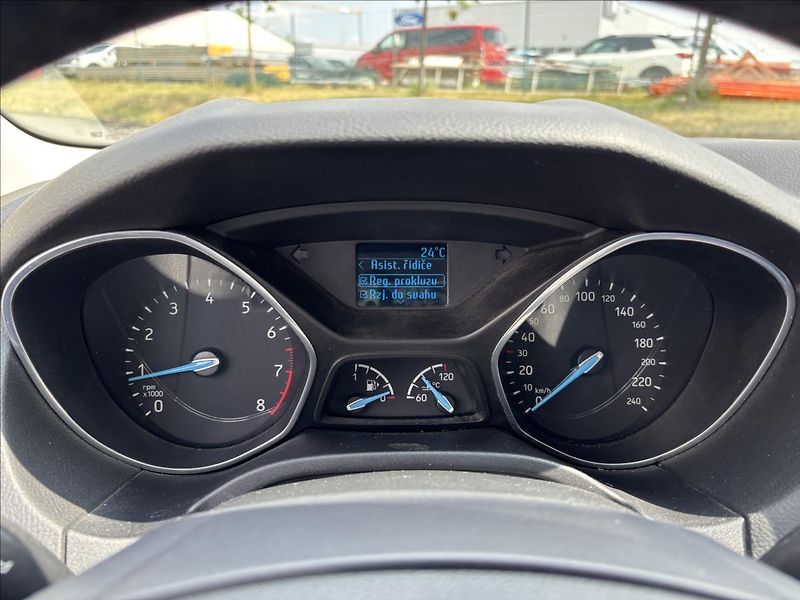 Ford Focus 1,6 Trend 1.6 Duratec Ti-VCT - fotka 33 z 33