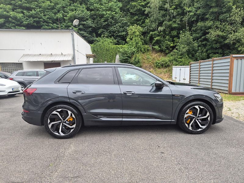 Audi e-tron 55 QUATTRO 300kw 21ALU - fotka 7 z 48