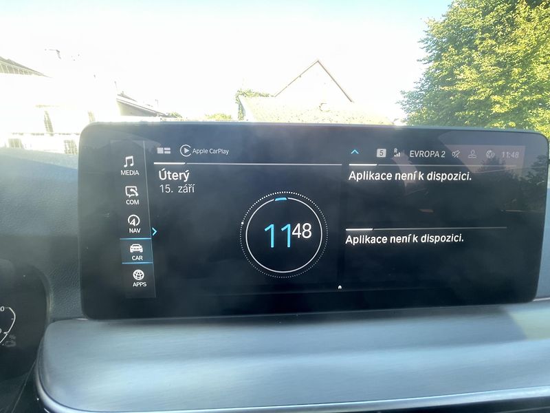 BMW Řada 5 (2023) 530E hybrid - fotka 12 z 13