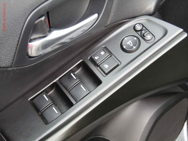 Honda Civic (2016) 1.4 i-VTEC, 2.maj, AC, kamera - fotka 11 z 20
