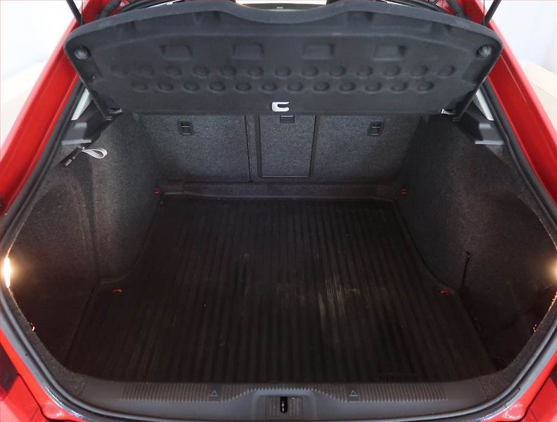 Škoda Octavia (2011) Ambiente 1.4 TSI, Serv.kniha - fotka 13 z 17