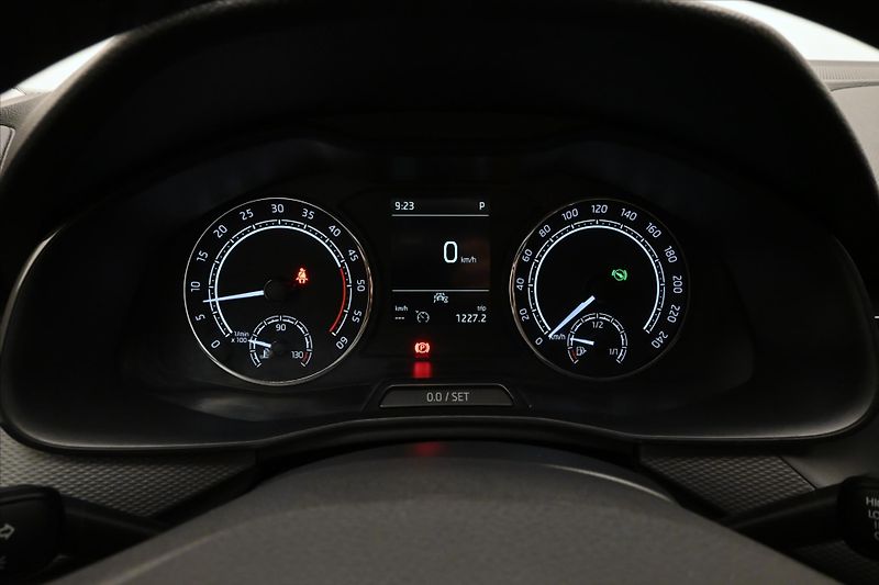 Škoda Scala 1,6 TDI 85 kW DSG Ambition Zár - fotka 16 z 29